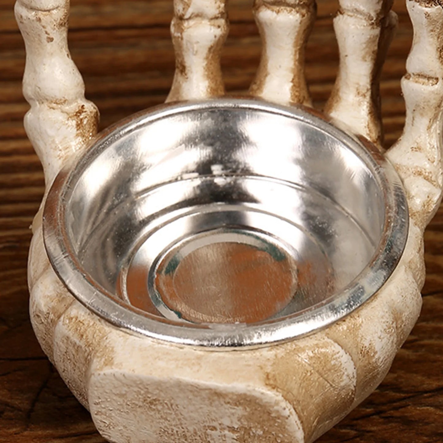 Halloween Skull Candlestick – Creepy Gothic Tealight Holder for Party & Home Decor